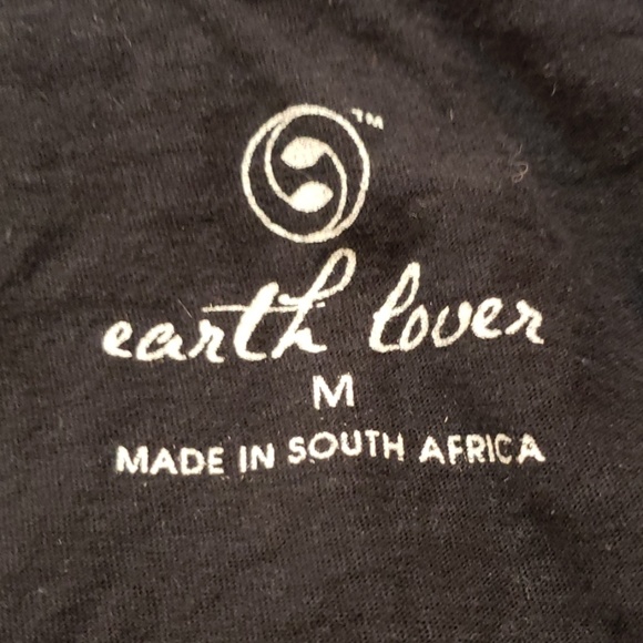 A t-shirt - Picture 3 of 3